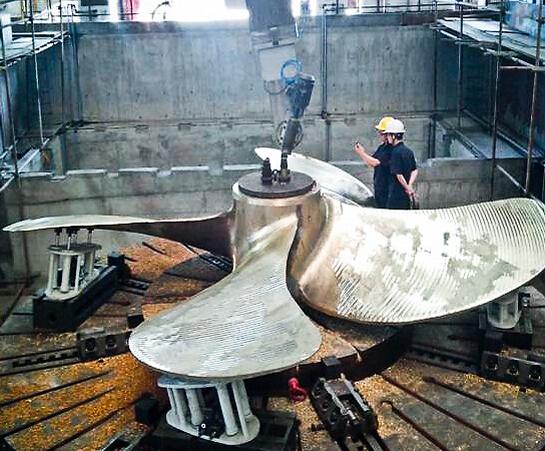 中国制造出世界上最大的螺旋桨加工机床